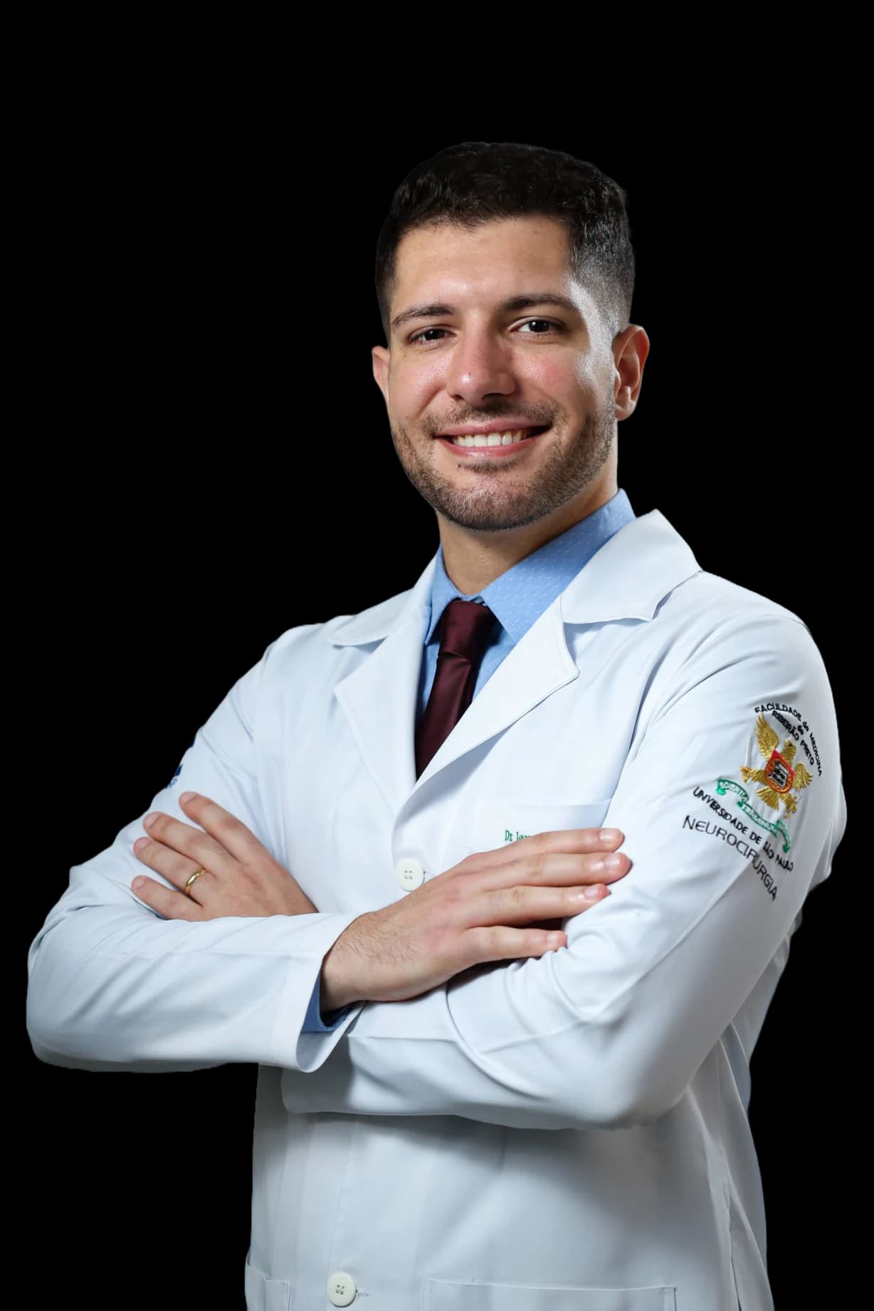 Dr. Jean Dezena em jaleco, neurocirurgião